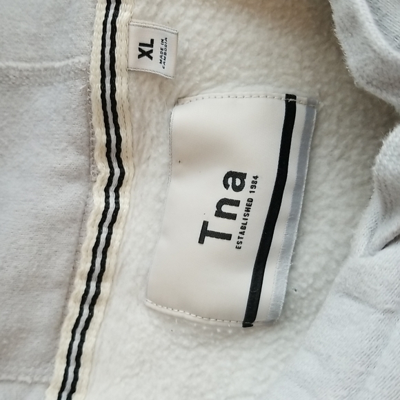 Aritzia TNA Pull Over Graphic Embroidered Hoodie Athleisure Cozy Outdoor - Picture 5 of 8